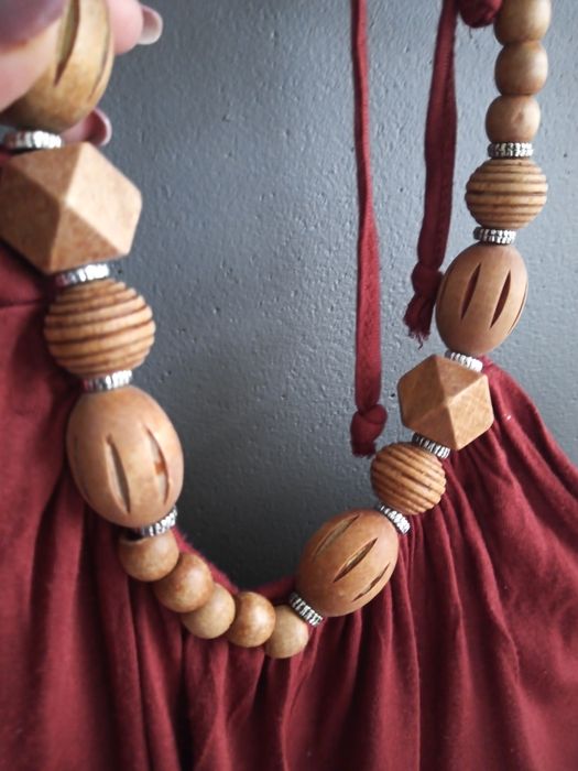 Bluzka drewniane korale viskoza L 40 Amisu brązowa