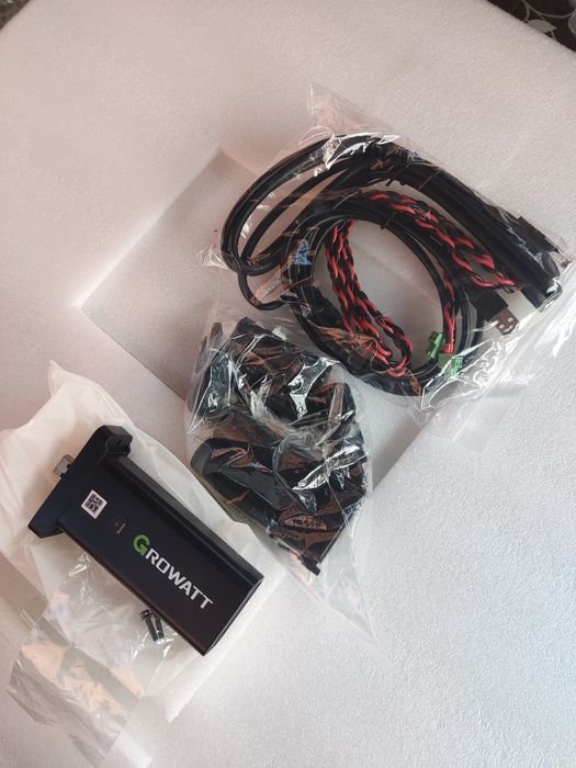 Інвертор гібридний 48V Growatt SPF 6000 ES Plus
