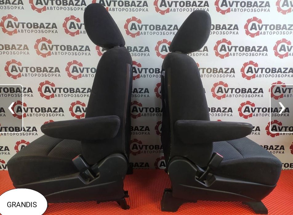 Сидіння передні Grandis Mitsubishi Сидения передние Грандис Грандіс