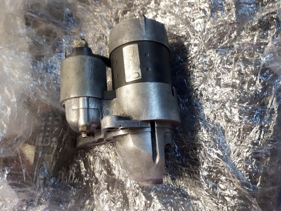Продам стартер на ниссан Р12