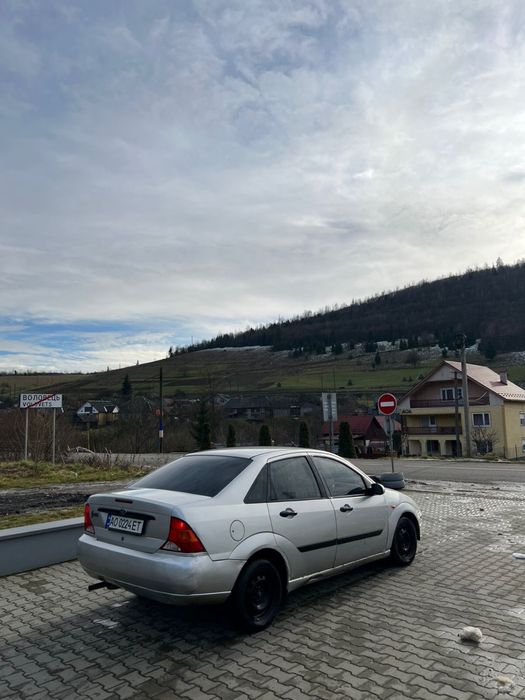 Ford Focus 2001.  1.6 benzin