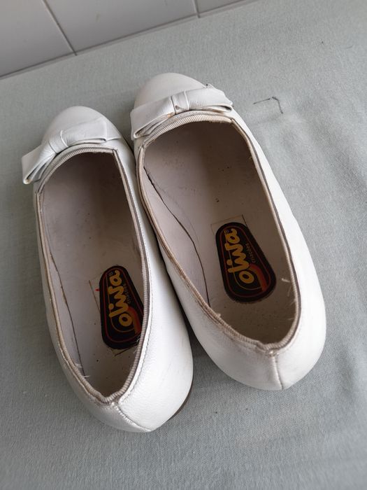 Sapatos de primeira comunhão brancos usados