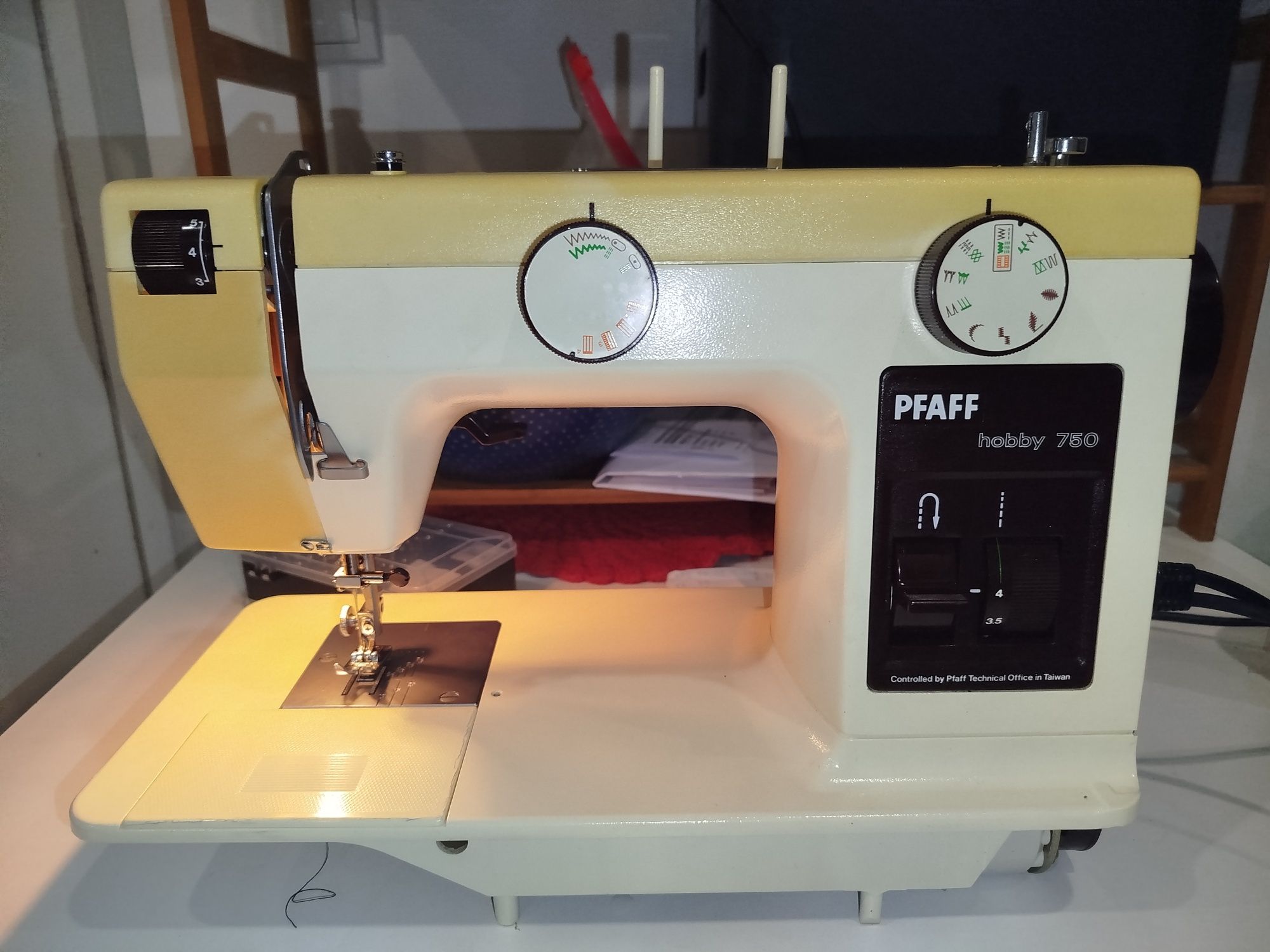 Máquina de costura pfaff