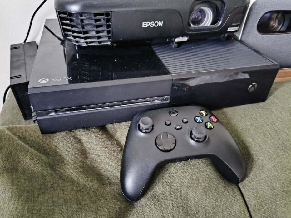 Продам Xbox One 500GB/Go