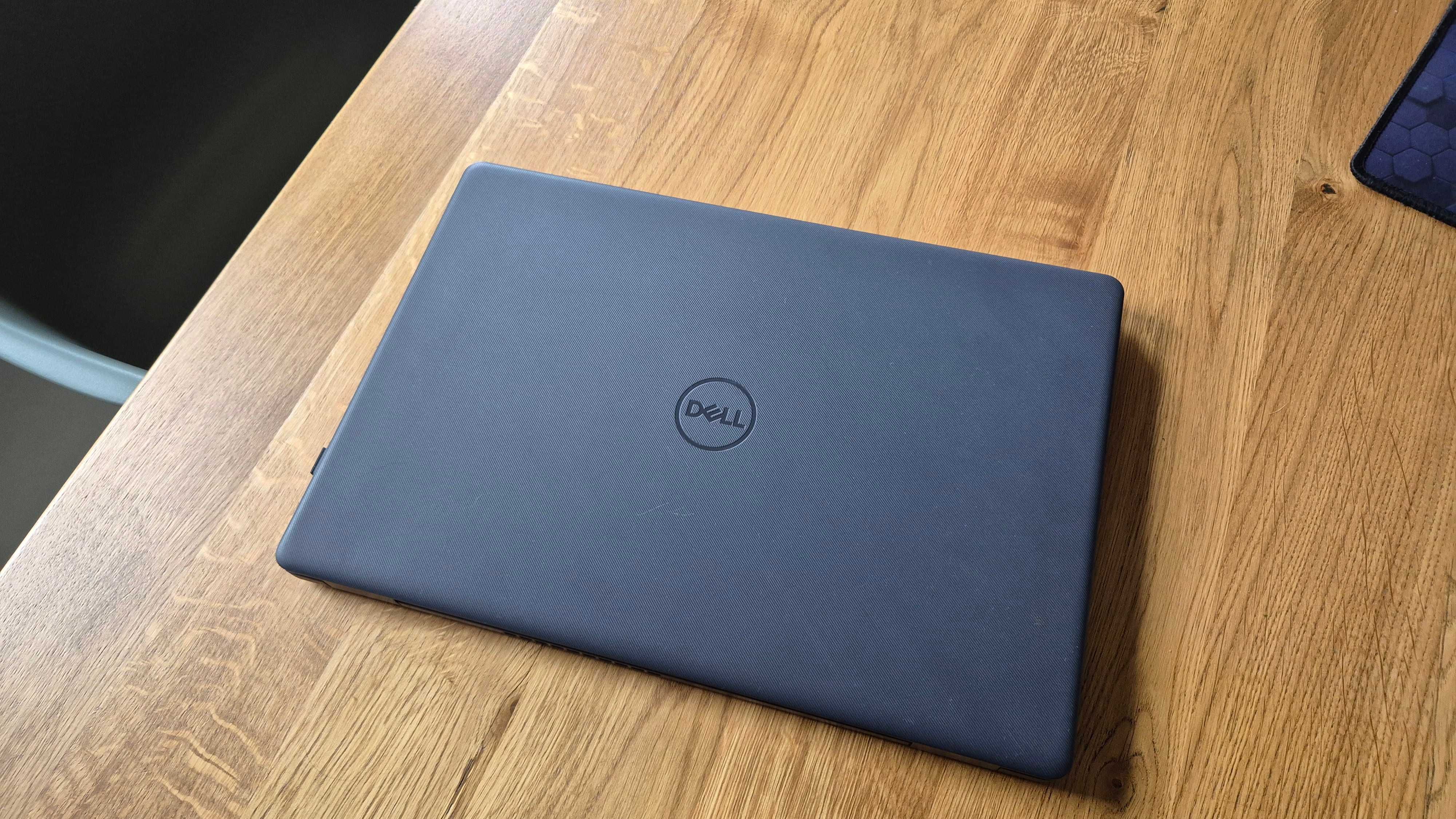 Laptop Dell i7-1165G7, 16 GB RAM, DELL Vostro 3500 super stan