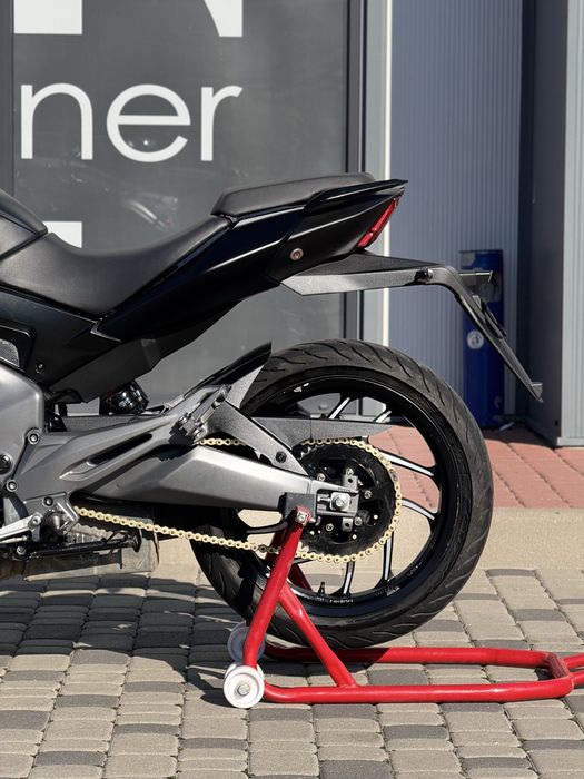 Bajaj Dominar 400 (баджадж домінар 400)