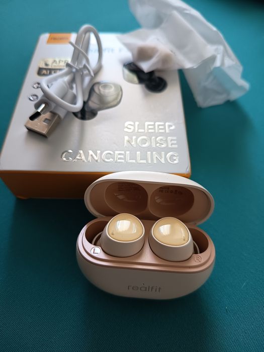 Nowe słuchawki bluetooth realfit f4 beżowe