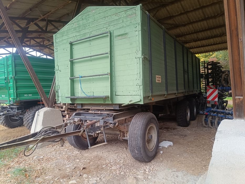 Przyczepa rolnicza 3 osiową Riepe 3 stronny wywrot