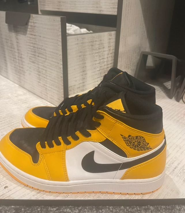 Buty Jordan 1 mid taxi