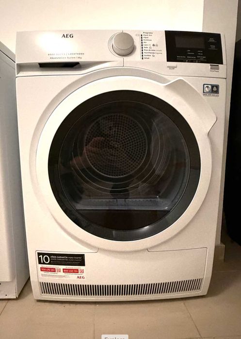 AEG Series 8000 Heat‑Pump Dryer – Model T8DEE942 (9 kg)