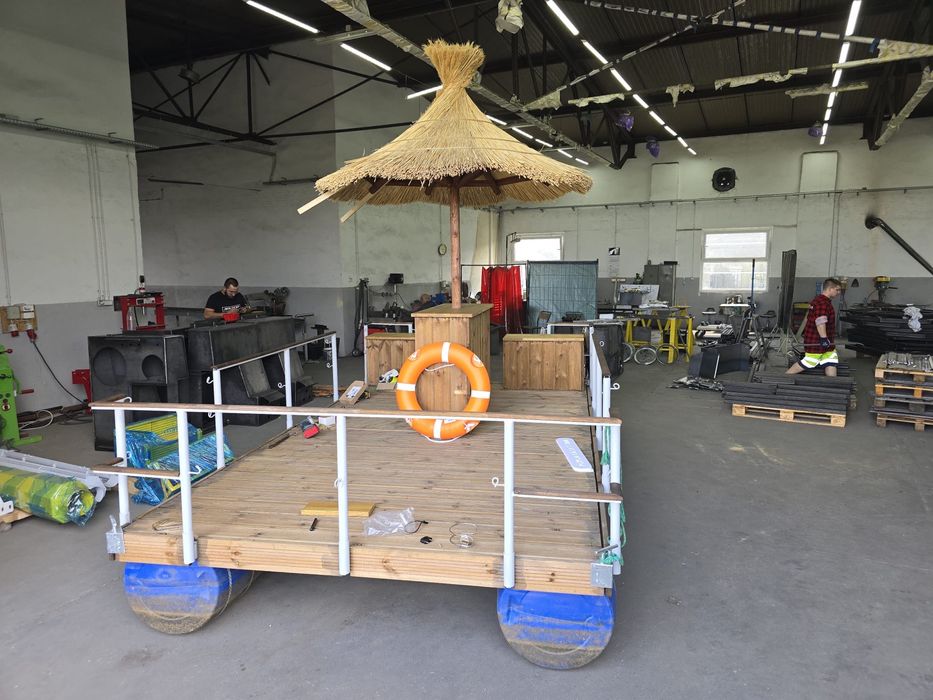 Platforma, pomost, bar pływający ,  tiki biat,