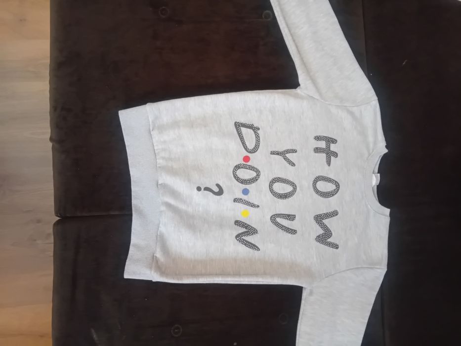 Szara bluza z napisem  "HOW YOU DOIN'?"