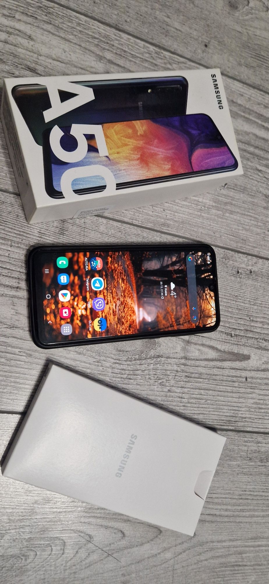 Samsung Galaxy A50 128 ГБ / ОЗП 6 ГБ