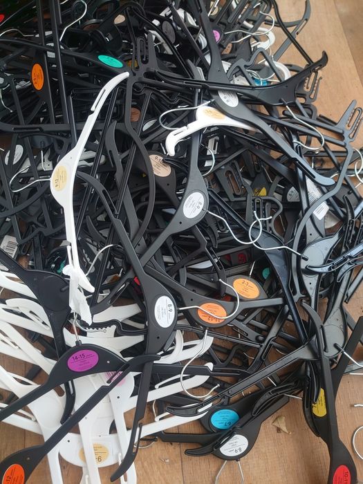 Вішалки пластикові різні George