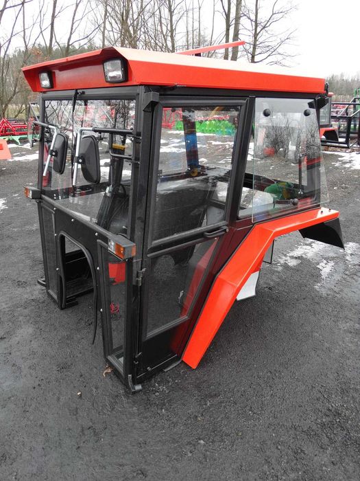 kabina ciągnikowa pasuje do traktora C-330 C-360 MF T-25 MTZ nowa