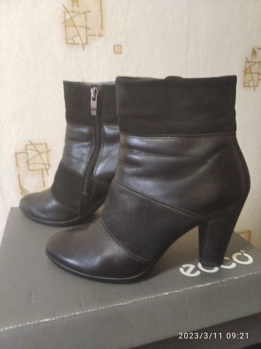 Продаю ботинки демисезонные ECCO, черные, натуральная кожа