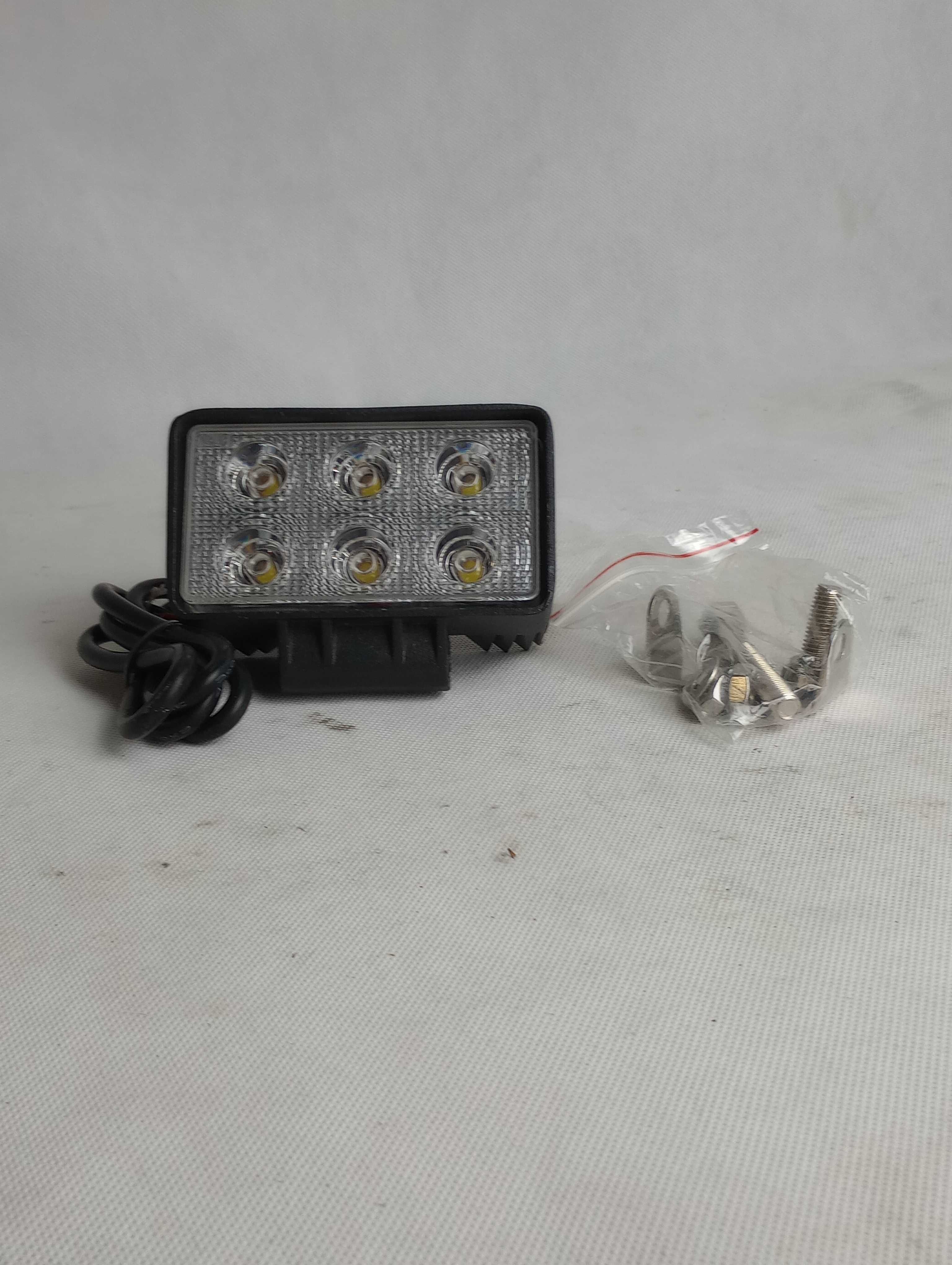 Lampa robocza LED prostokątna 1380 Lumenów 18W 28766 Sparex.