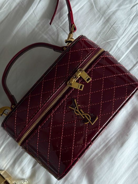 Сумка через плече Saint Laurent Gaby Vanity з лакованої шкіри