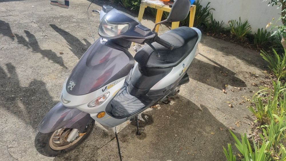 Scooter Peugeot V-clic