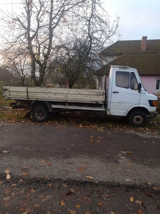 Мерседес 410 .2.9 самоскид евакуатор.