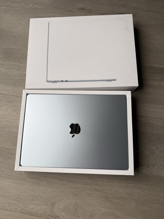 Apple MacBook Air M4 15,3”