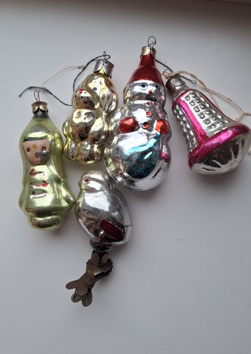 Гирлянда шишки новогоднее игрушки буденовец , снеговик ссср