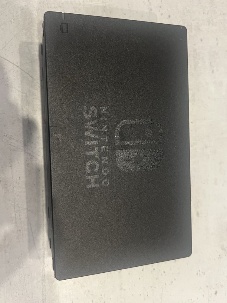 Nintendo Switch plus etui kontrolery Hori