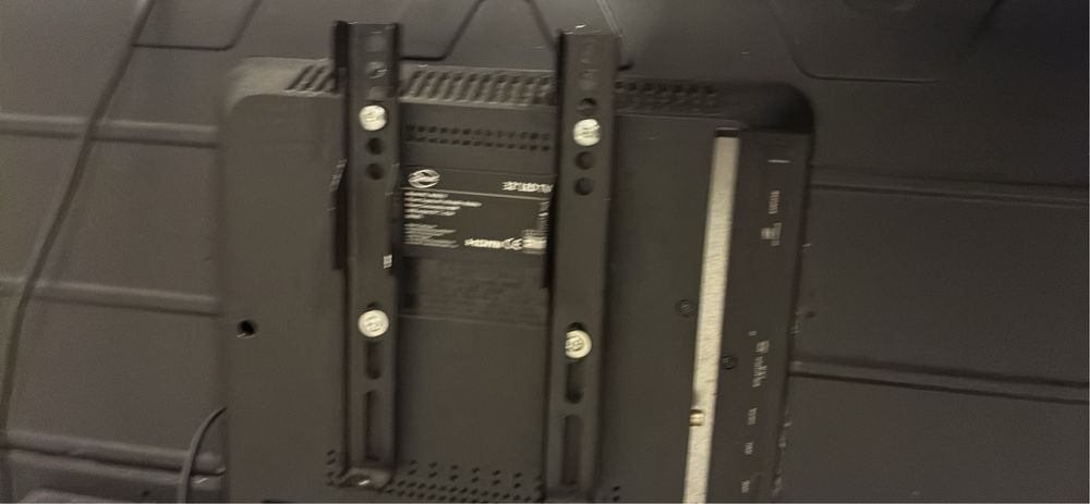 Tv 32” - Com suporte de parede