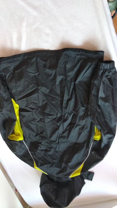 Продам куртку ветровку дождевик