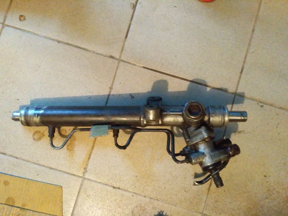 Рулевая рейка на Toyota Yaris , Corolla E 10 , E 110, Carina E, Rav-4