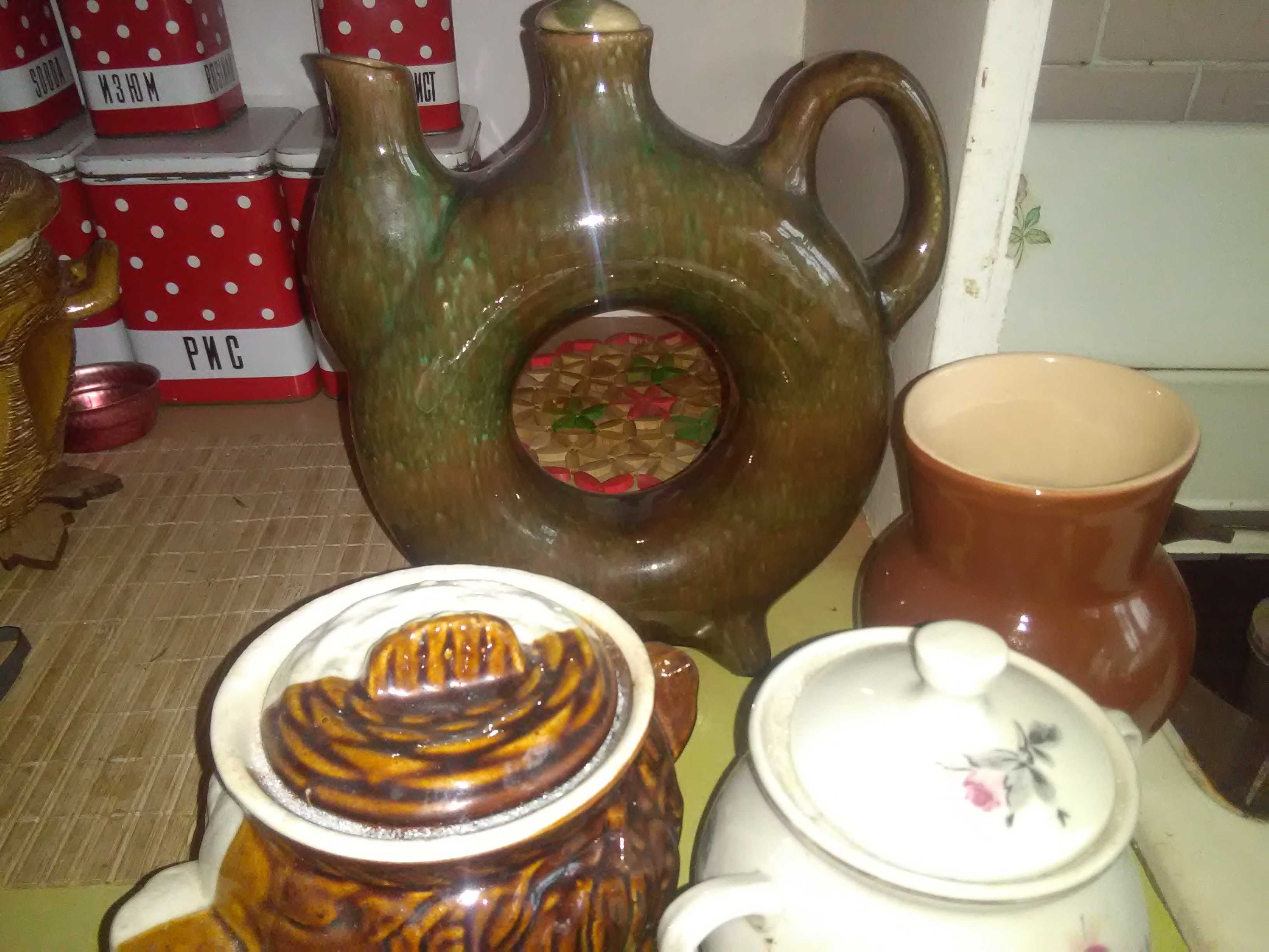 Стаканы, чашки, сервизы, кастрюли и т.д.