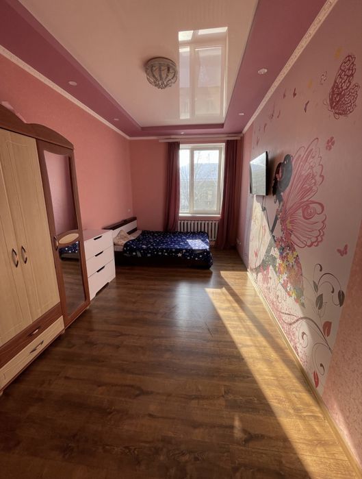 Продам свою квартиру сталинка