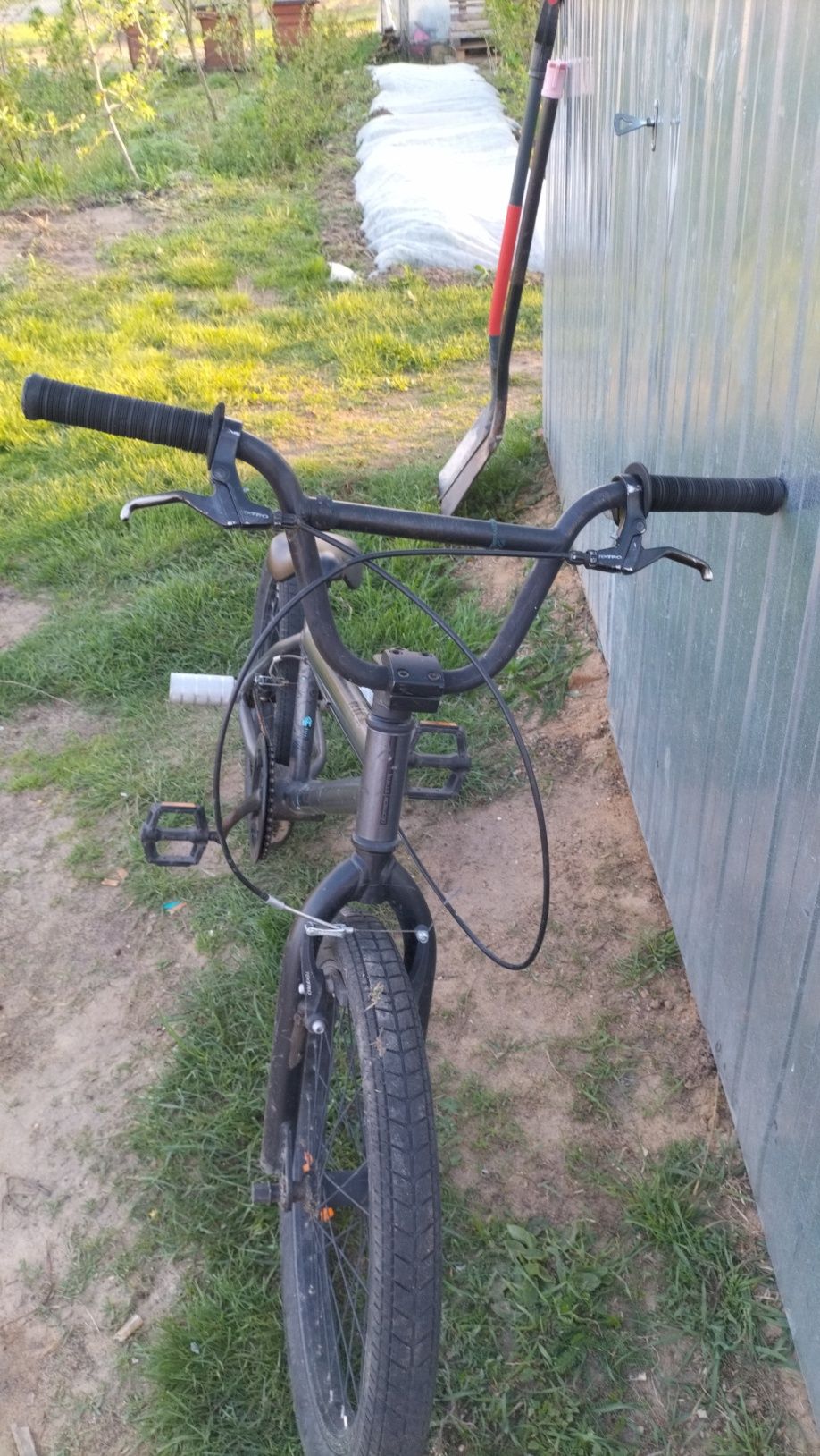 Sprzedam rower BMX z hamulcami