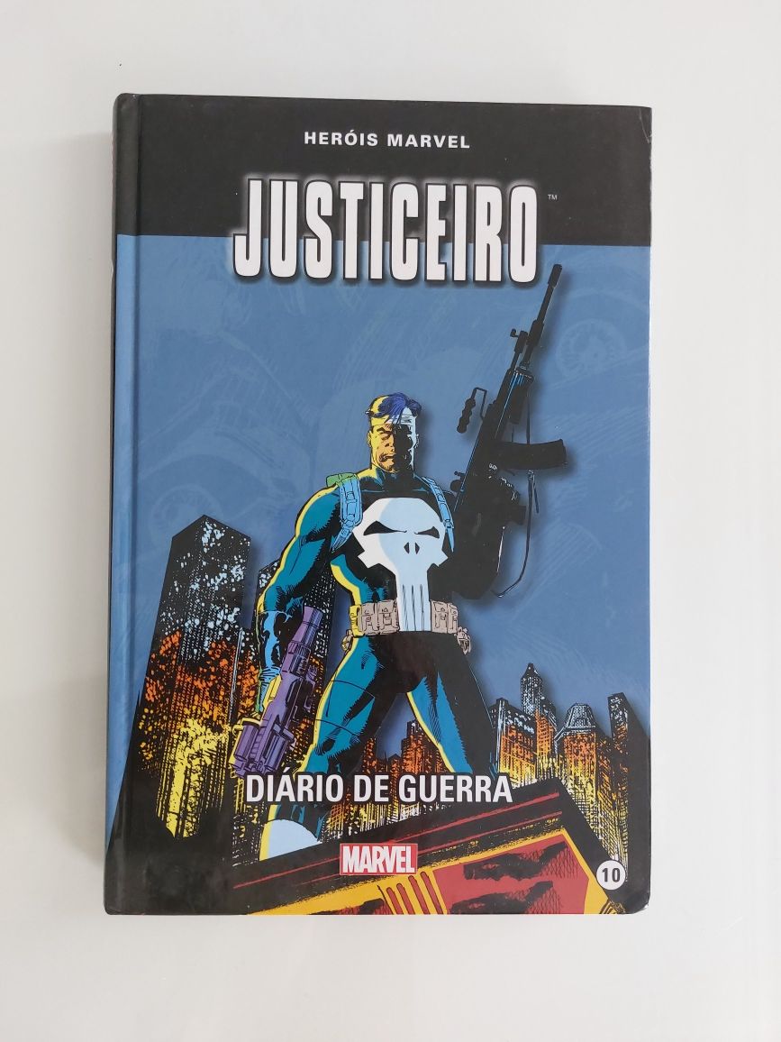Livro Heróis Marvel - Justiceiro - Diário de Guerra - capa dura