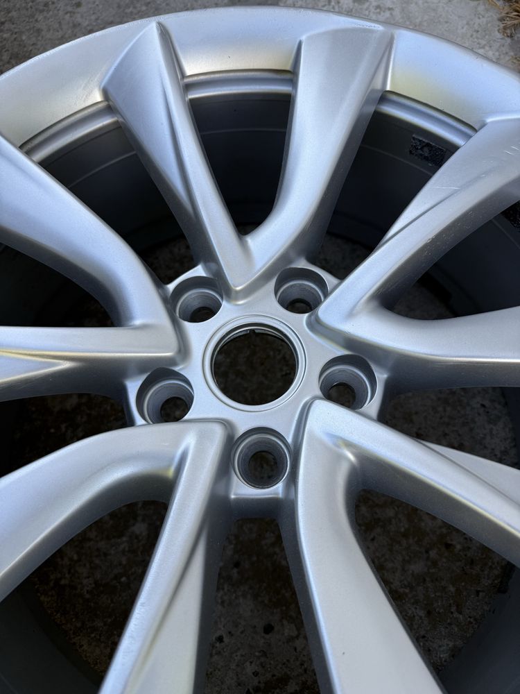 Диск Tesla Model 3 r19