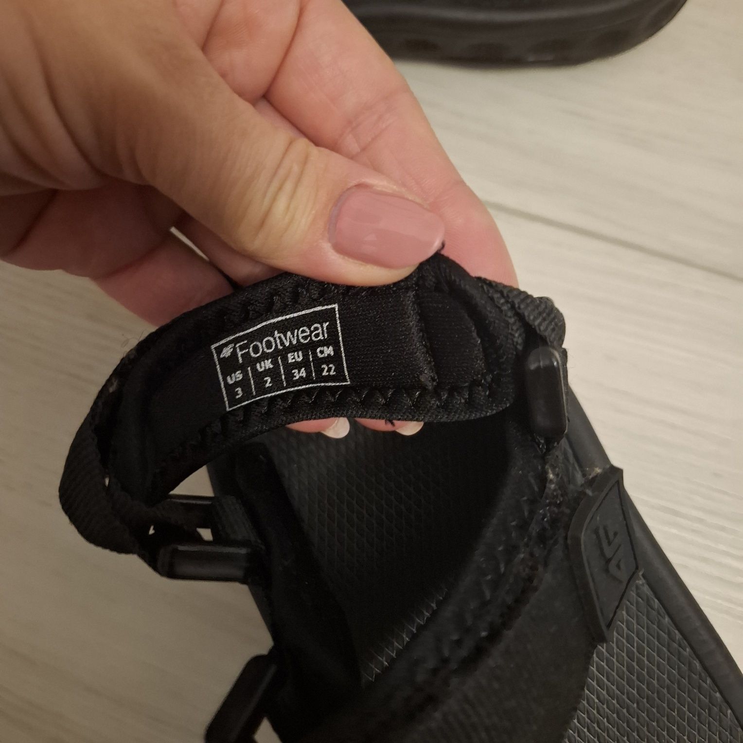 Sandały chłopięce 4f rozmiar 34