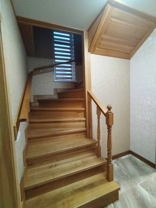 Стильний, розкішний будинок в с. Бездрик