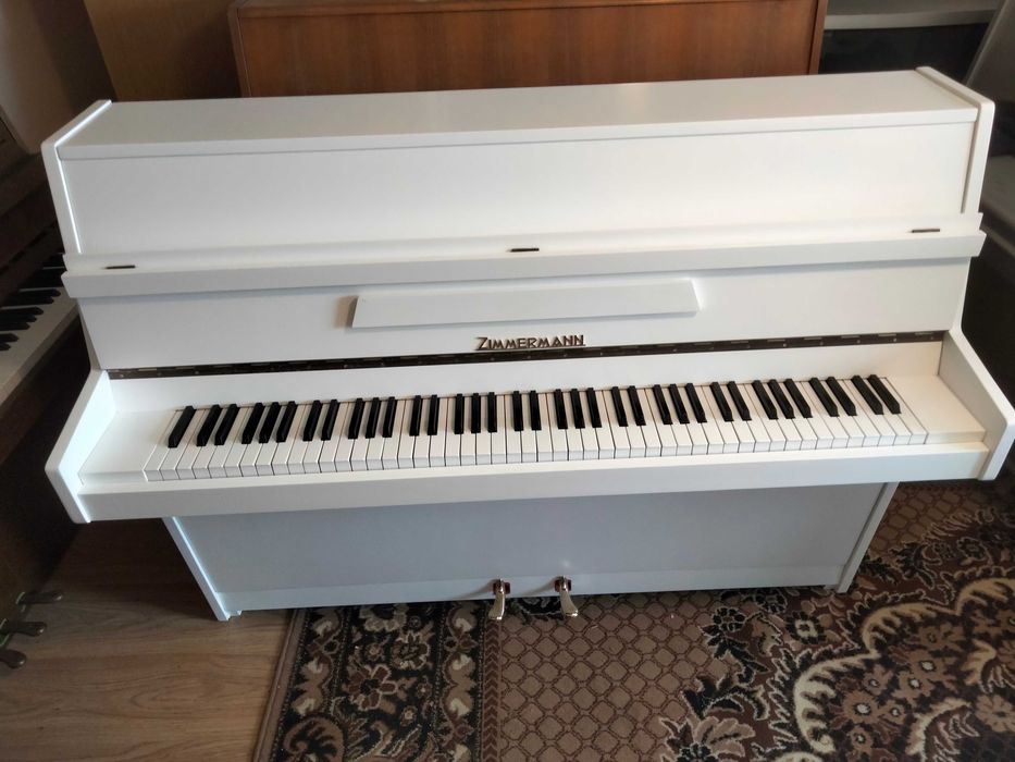 Białe pianino Zimermann