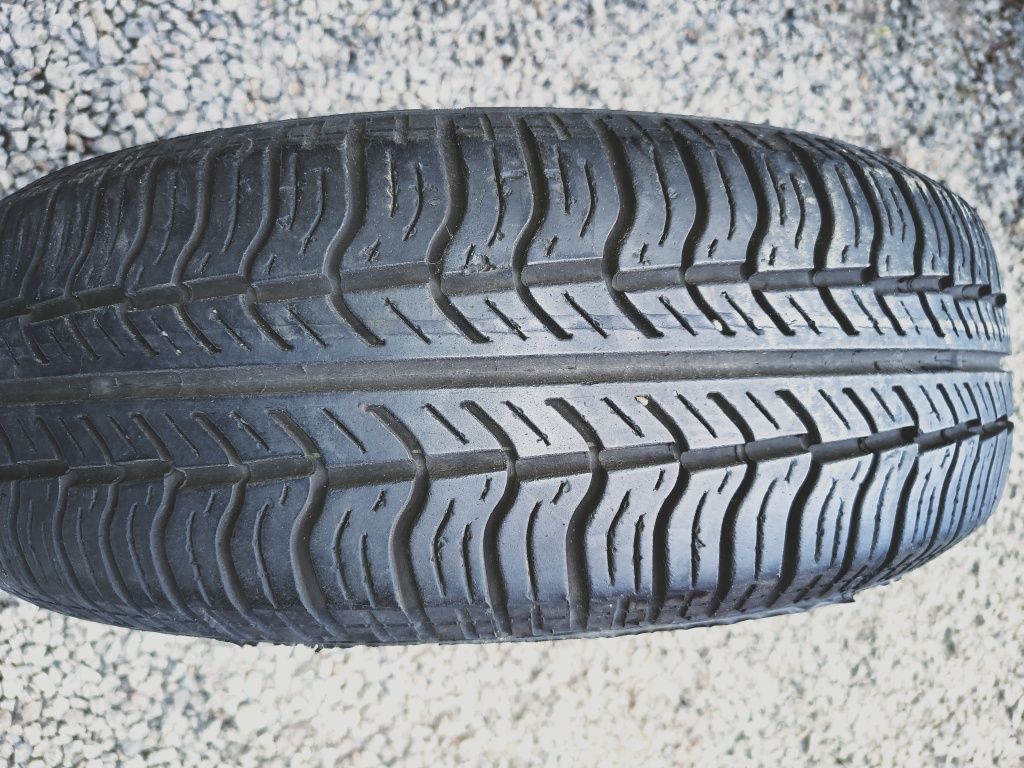 Pirelli P3000  opona letnia 175/65/15 84H.