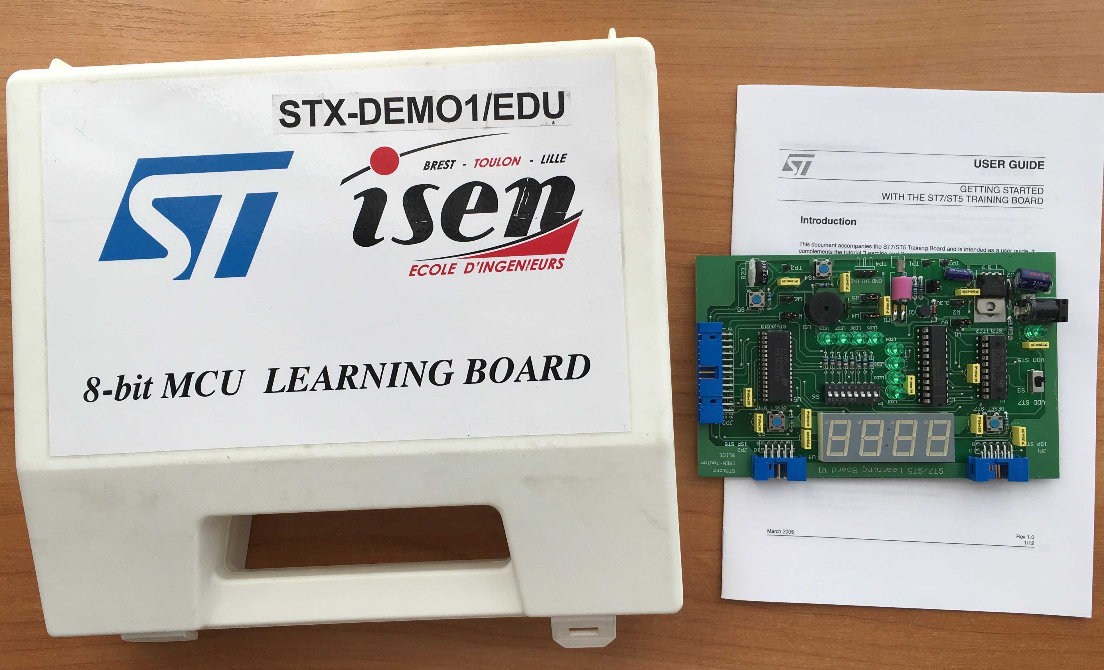 Отладочная плата для изучения 8-битных микроконтроллеров STM