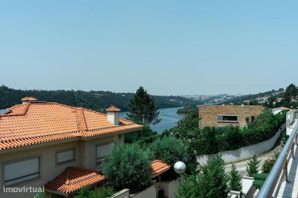 Moradia Isolada T4 | Vista Rio Douro | Piscina Coberta