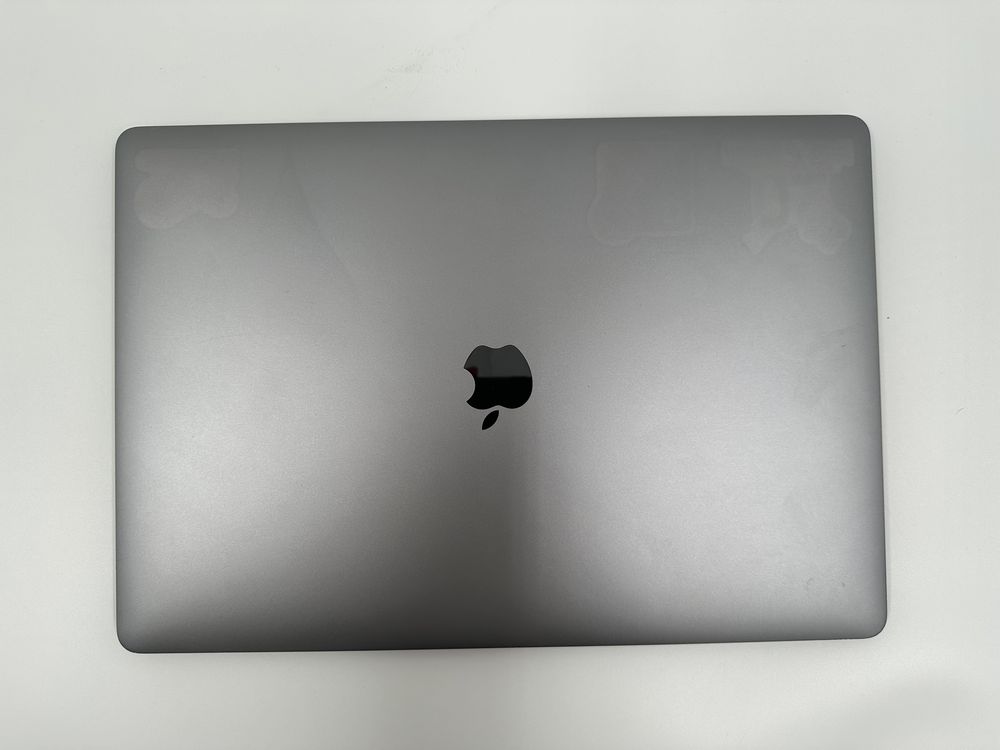 Apple Macbook Pro 15  2018 i7 32GB RAM 256GB MD0039