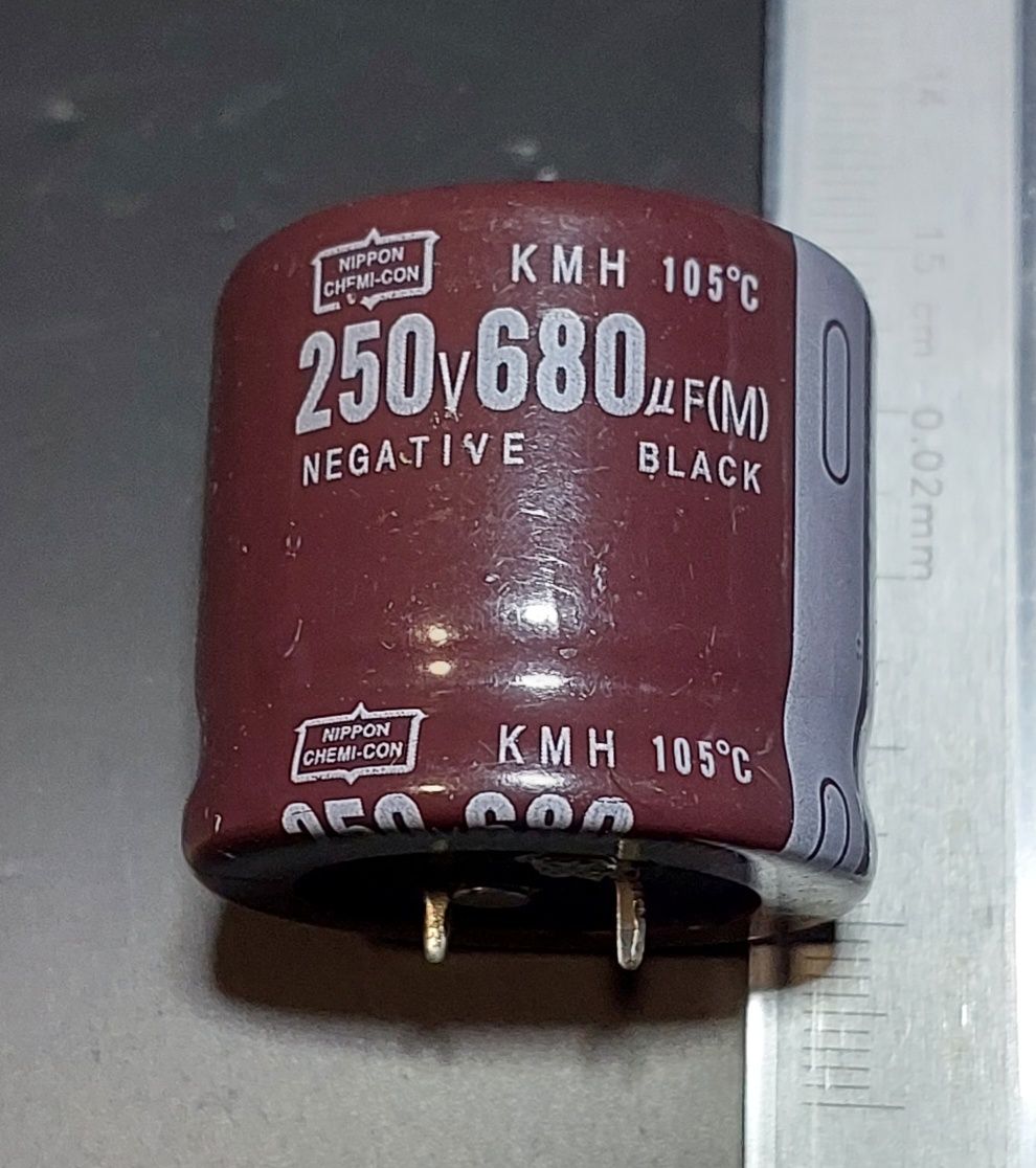 Конденсатор электролитический Nippon Chemi-Com KMH 250V 680mF 105C