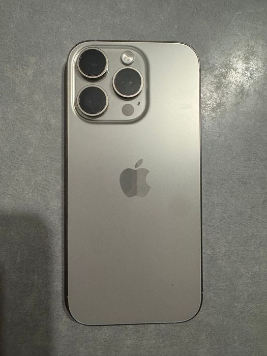 iPhone 16 pro titanium