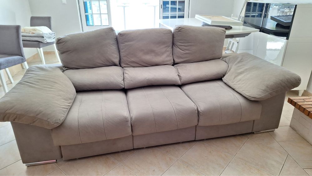 1 sofa de 3 lugares + 1 sofa 2 lugares