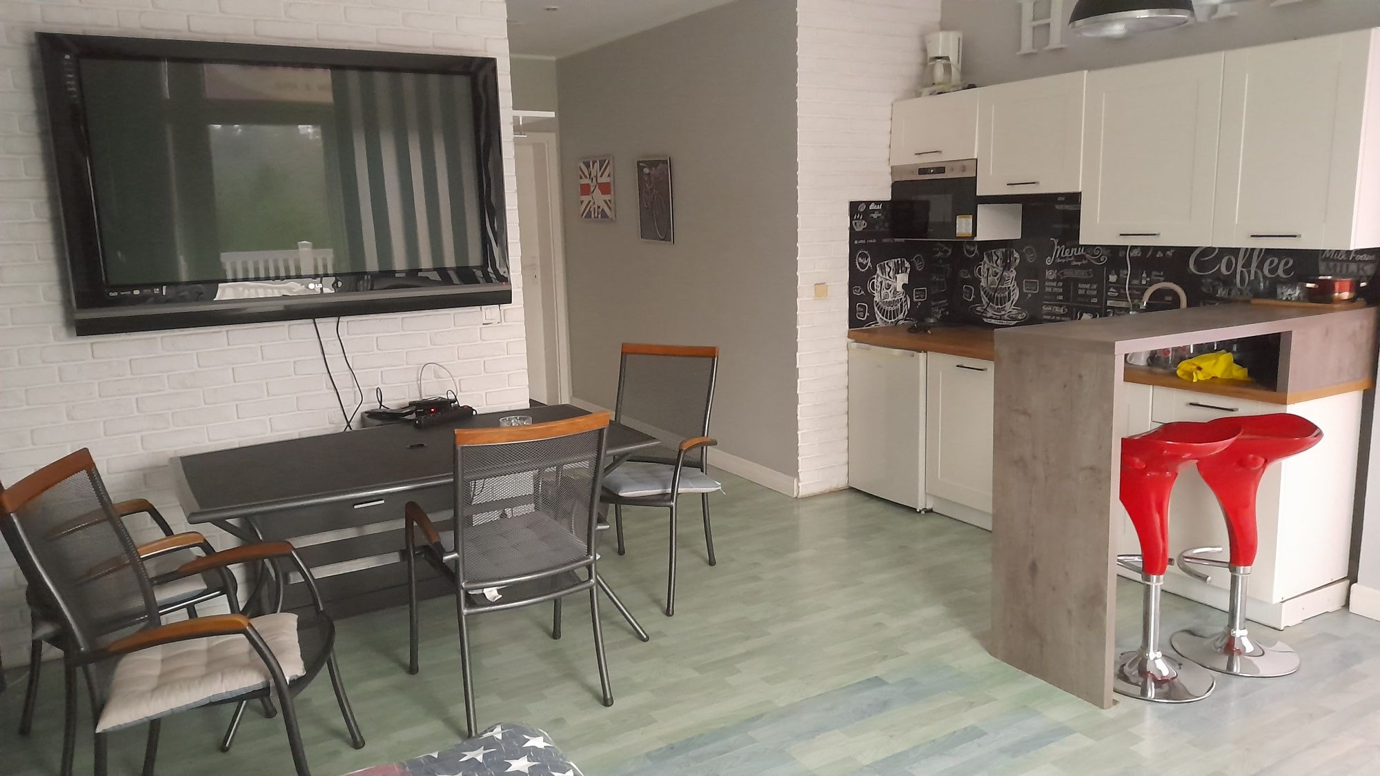 NOCLEGI  - obok Stargardu nad jeziorem Miedwie.