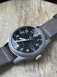Seiko SRPG35K1 Automatic field watch idealny stan full set