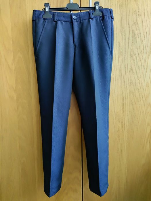 Garnitur do Komunii św. elegancki + koszula + pasek + muszka, r. 140cm