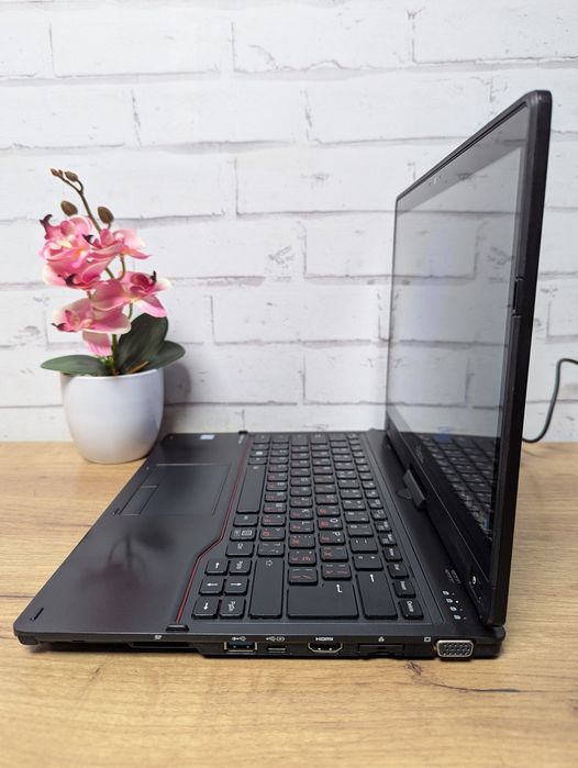 Крутий, стильний , 4-х ядерний ноутбук Fujitsu T938