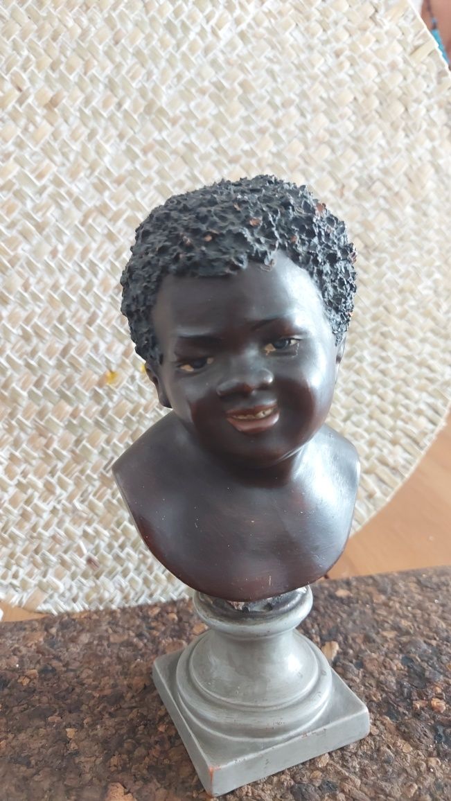 Busto de menino africano
